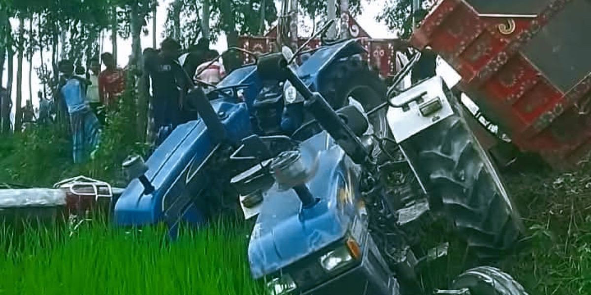 চিরিরবন্দরে ট্রাক্টর ও অটোচার্জারের মুখোমুখি সংঘর্ষে ৪ জন গুরুতর আহত।..