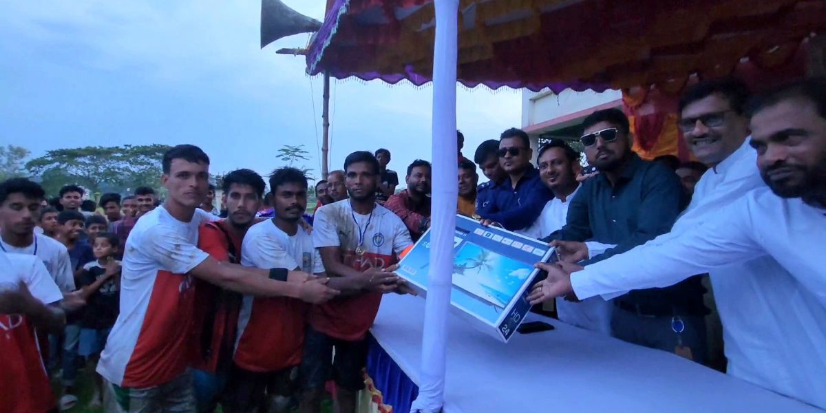 মানবাধিকার প্রতিষ্ঠা ও বাস্তবায়ন সংস্থা আয়োজিত প্রীতি  ফুটবল ম্যাচ অনুষ্ঠিত ..