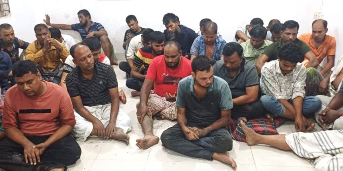 আশুলিয়ায় জুয়ার আসর থেকে ২৮ জন গ্রেপ্তার, ৯ লক্ষাধিক টাকা উদ্ধার..