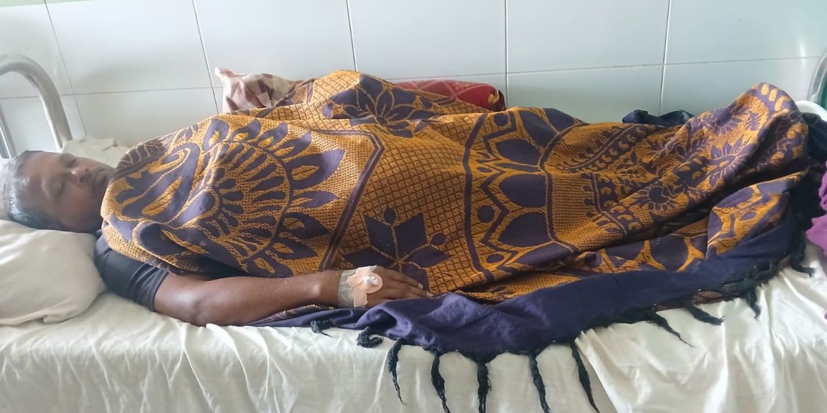 বাগেরহাটে সুপারি পাড়াকে কেন্দ্র করে হামলা, প্রবাসী আহত