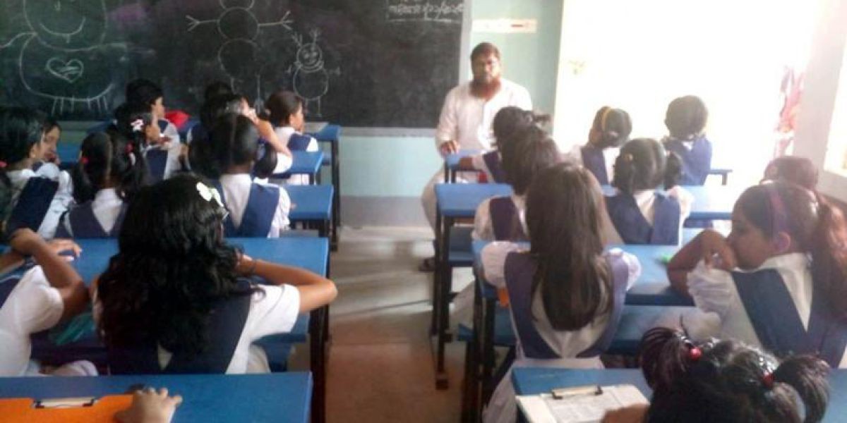 প্রাথমিক বিদ্যালয়ের শিক্ষকরা আন্দোলনে: আমতলীতে বার্ষিক পরীক্ষা বর্জন ..