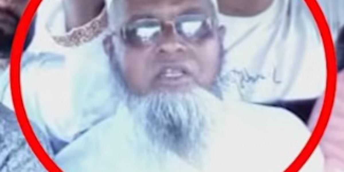 এই চোরের ঝালায় এলাকায় অনেক মানুষ কোনো কিছুই ভালো ভাবে  করতে পারে নাই। এই গড্ডিমারী ইউনিয়নের আওয়ামী লীগ র সভাপতি ইউনুস হাজী বাসা দোয়ানী এলাকায়। এই ইউ..