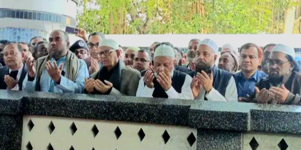 সিলেটে হযরত শাহজালাল (রহ.)-এর পবিত্র মাজার জিয়ারত করেছেন (বিএনপি)-এর মহাসচিব মির্জা ফখরুল ইসলাম আলমগীর।..
