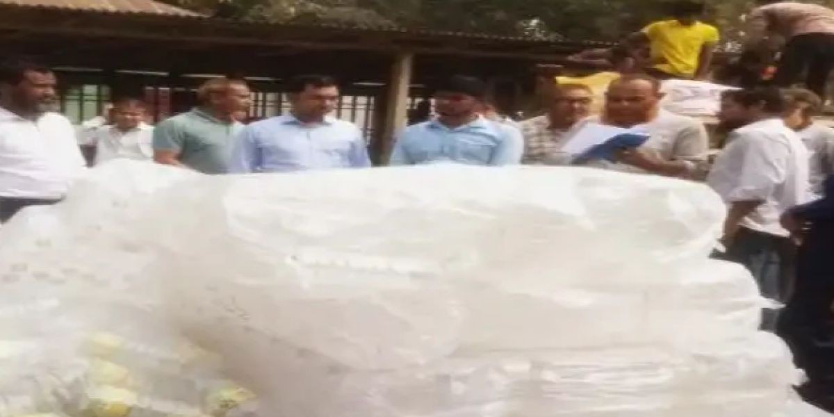 ঘোড়াঘাটে নকল সরিষা সোয়াবিন তেল ও ভেজাল সেমাই আটক