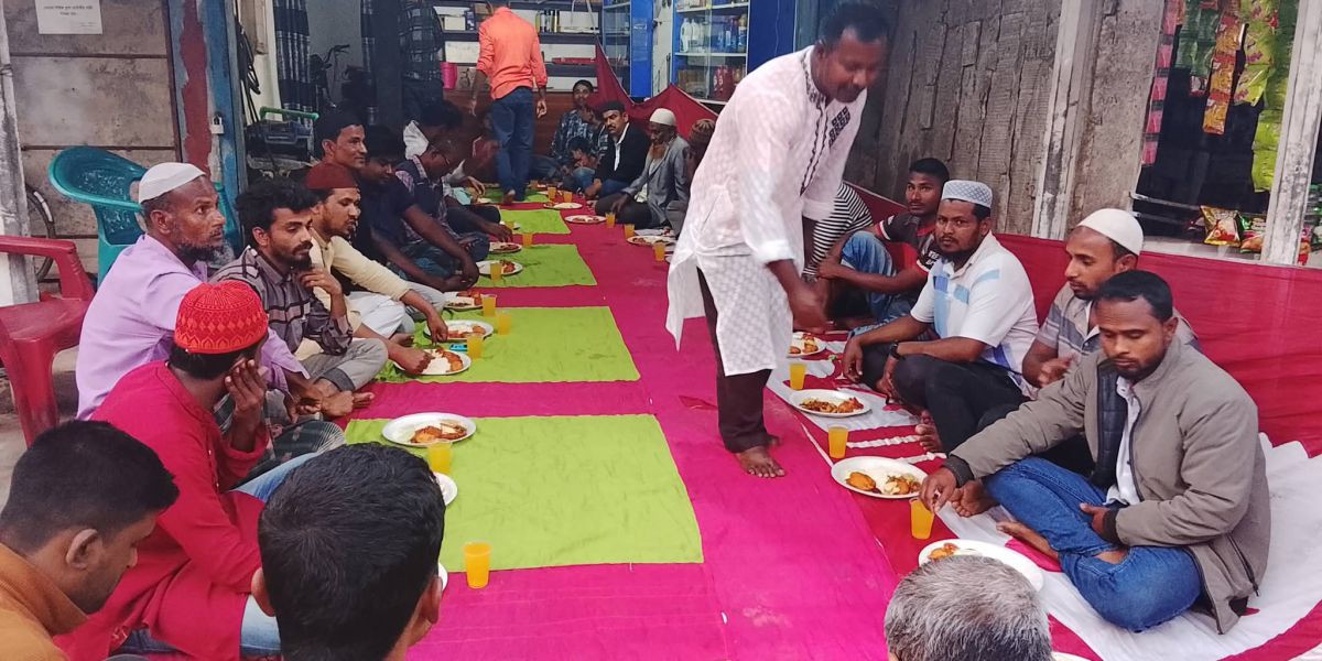 রাণীশংকৈলে অটো বাইক শ্রমিক কল্যাণ সোসাইটির ইফতার ও দোয়া মাহফিল অনুষ্ঠিত..