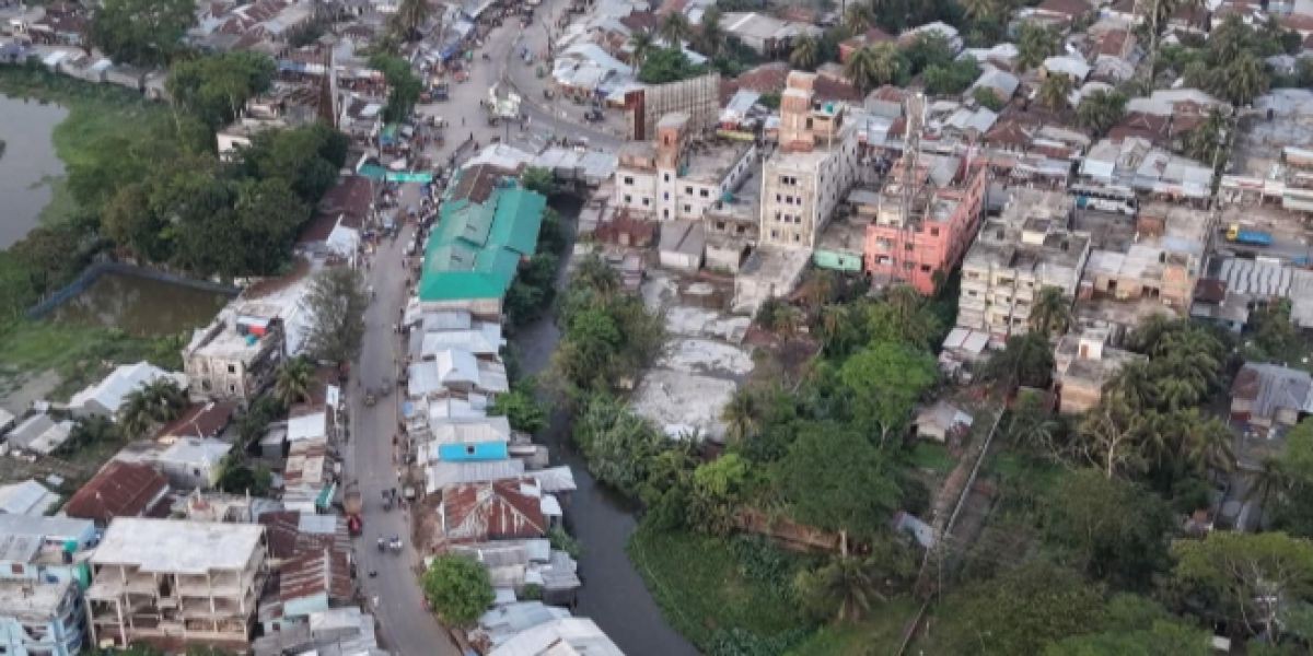 আমতলীতে অবৈধ স্থপনার জন্য খাল খনন বাধাগ্রস্থ হচ্ছে।