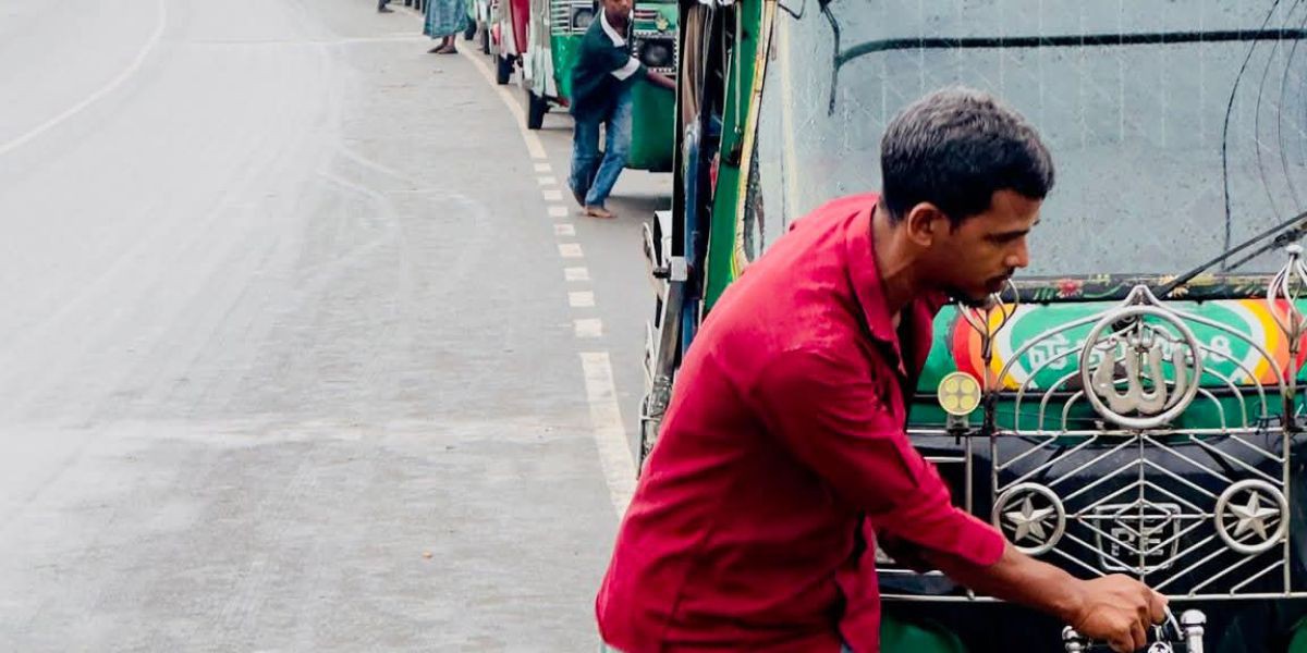 গ্যাস সংকটের আড়ালে টোকেন বাণিজ্য: গণপরিবহন খাতে চরম অস্থিরতা ও যাত্রী ভোগান্তি..
