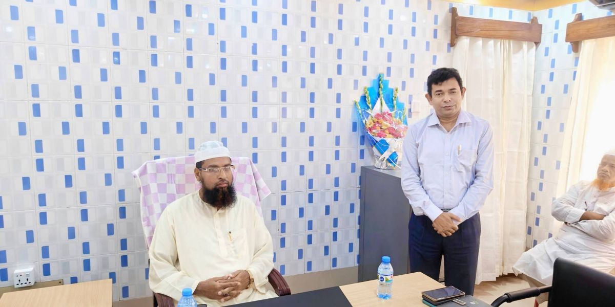 এগ্রি-টেক (AgriTech) ও স্মার্ট ফার্মিং: ক্ষুদ্র কৃষকের হাতে স্মার্টফোন, ডিজিটাল বৈষম্যের সমাধান না নতুন সংকট?