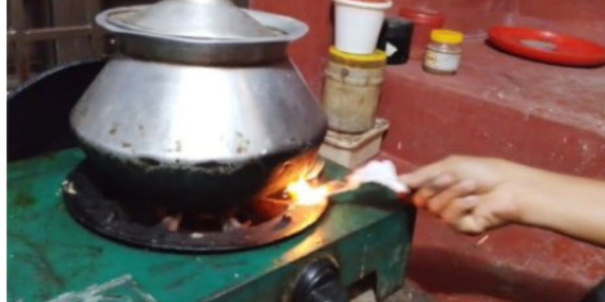 নারায়ণগঞ্জে তীব্র গ্যাস সংকটে নগরবাসীর ভোগান্তি চরমে