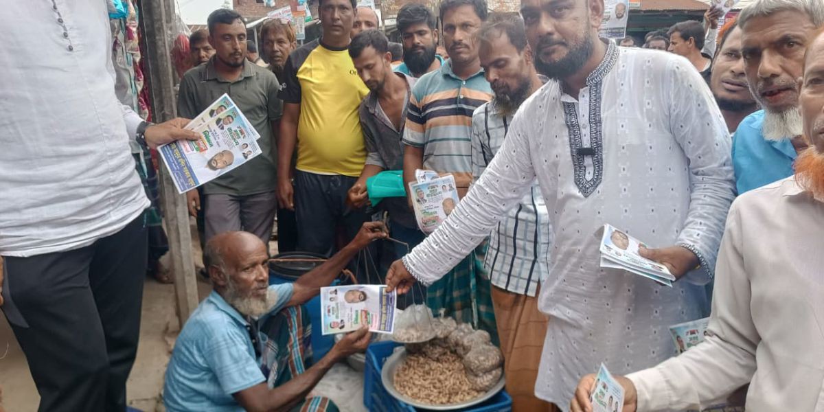 কালাইয়ে ইউপি চেয়ারম্যান প্রার্থী মামুনের গণসংযোগ ও লিফলেট বিতরণ..