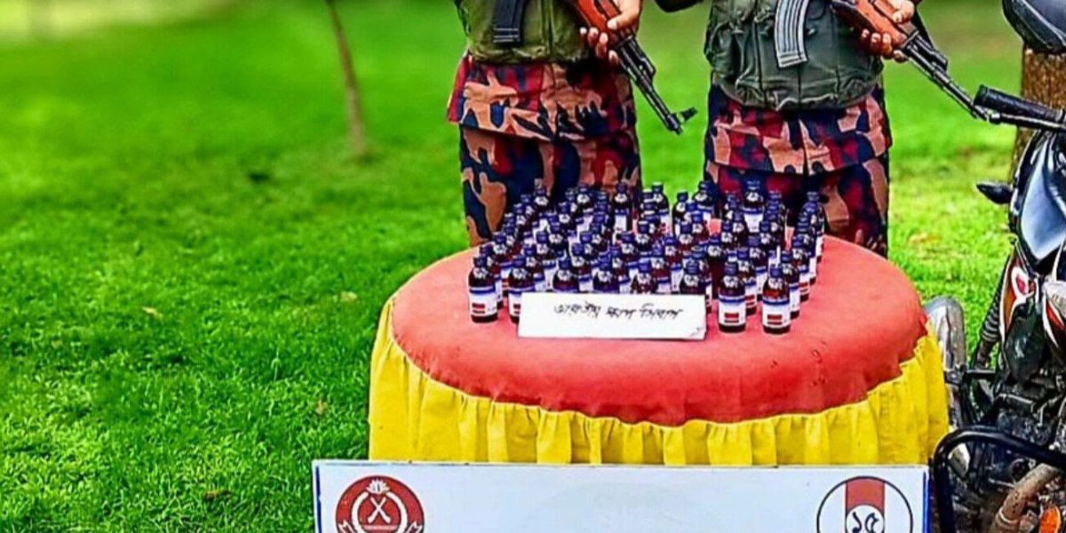 ফুলবাড়ী সীমান্তে ৬২ বোতল ইস্কাপ সিরাপসহ মোটরসাইকেল জব্দ..