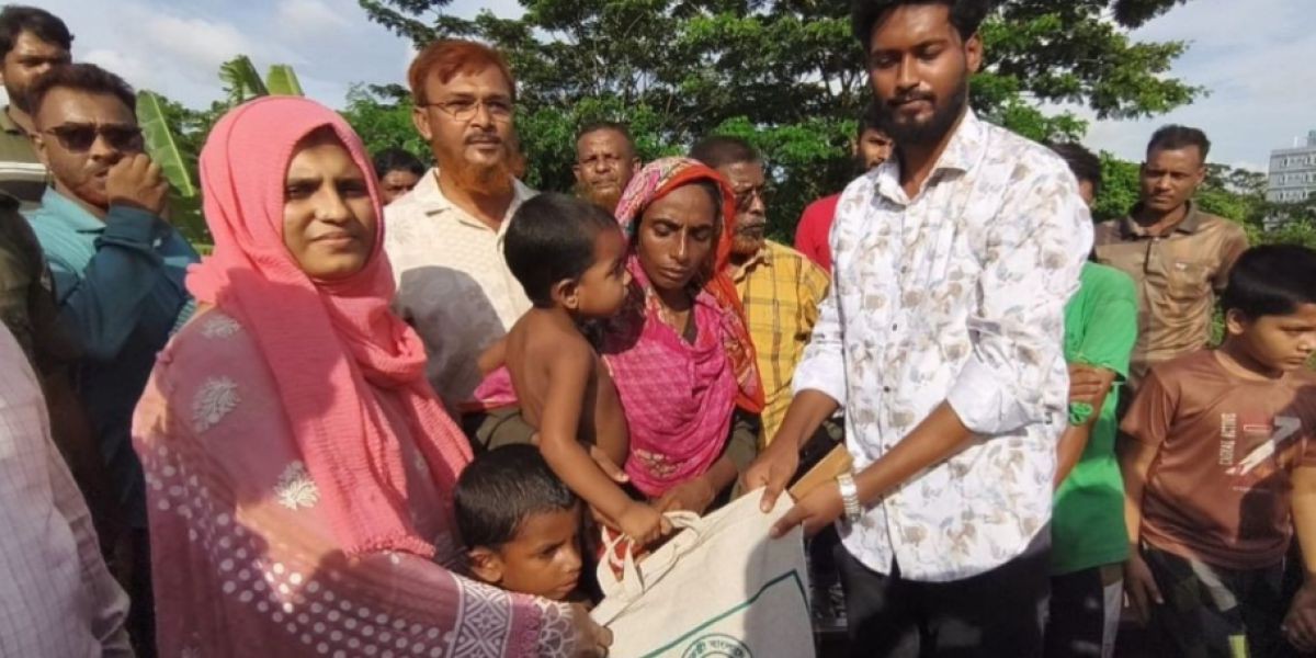 অভাবের চরম শিখরে চুল বিক্রির ঘটনা: অসহায় রেহানার পাশে পরিবেশ প্রতিমন্ত্রী..