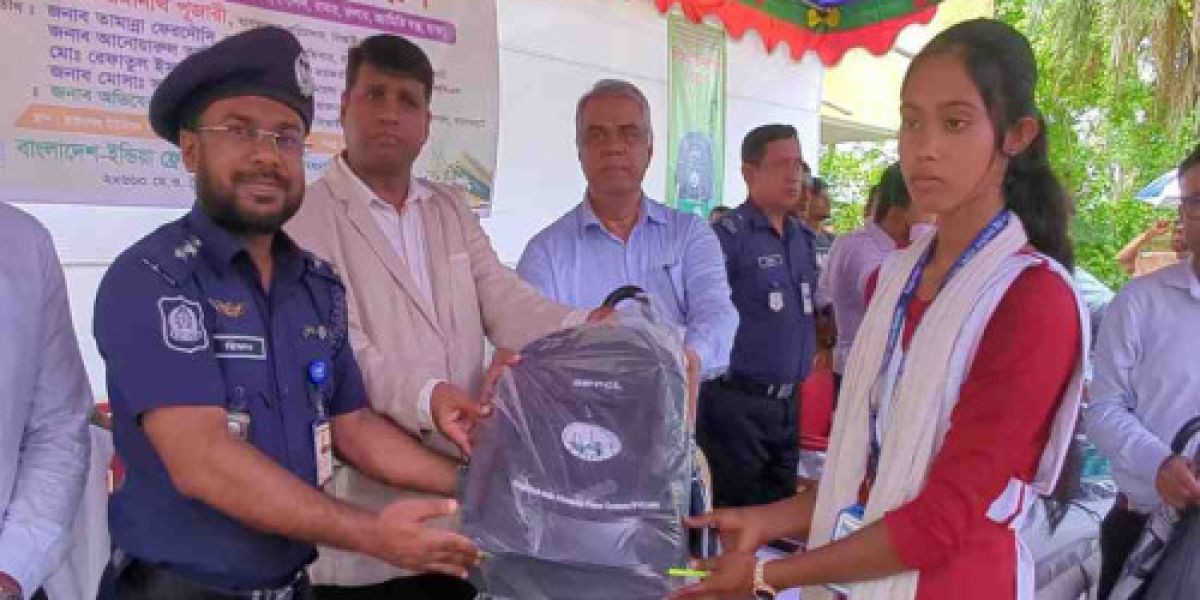 রামপাল তাপ বিদ্যুৎ কেন্দ্রের উদ্যোগে তিন শতাধিক শিক্ষার্থীর মাঝে শিক্ষা উপকরণ বিতরণ..