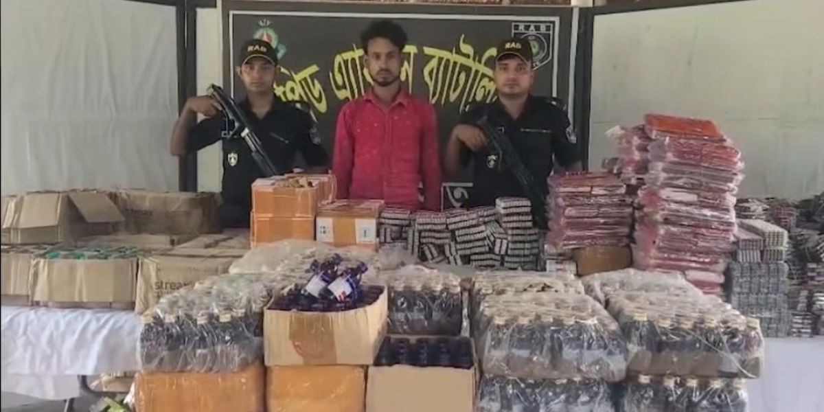 সাতক্ষীরায় র‍্যাবের অভিযানে বিপুল পরিমাণ মাদক ওষুধসহ আটক ১..