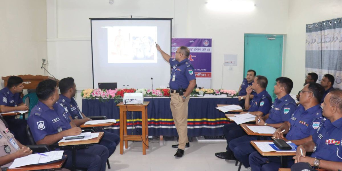 সাতক্ষীরায় পুলিশের প্রশিক্ষণ কোর্সের উদ্বোধন