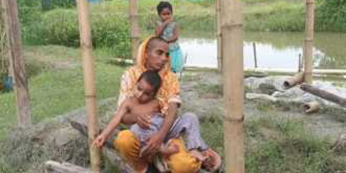 ‎রামপালে সংসার চালাতে মাথার চুল বিক্রি করলেন রেহেনা বেগম..
