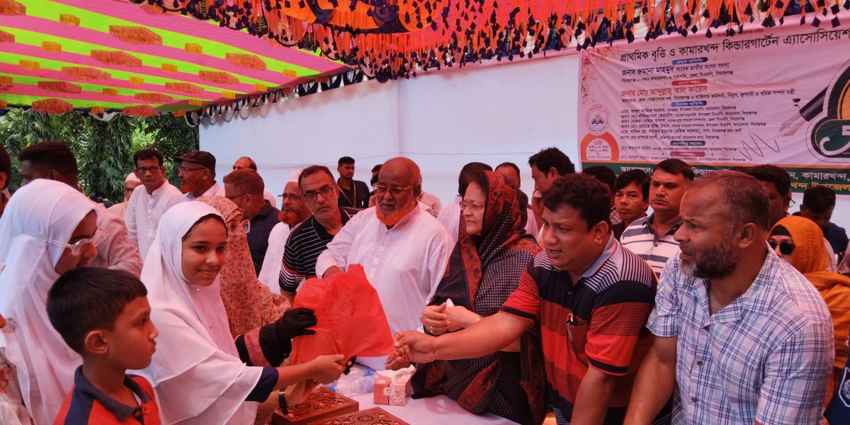 কামারখন্দে কৃতি শিক্ষার্থী  সংবর্ধনা প্রদান  ও গাছের চারা বিতরণ..