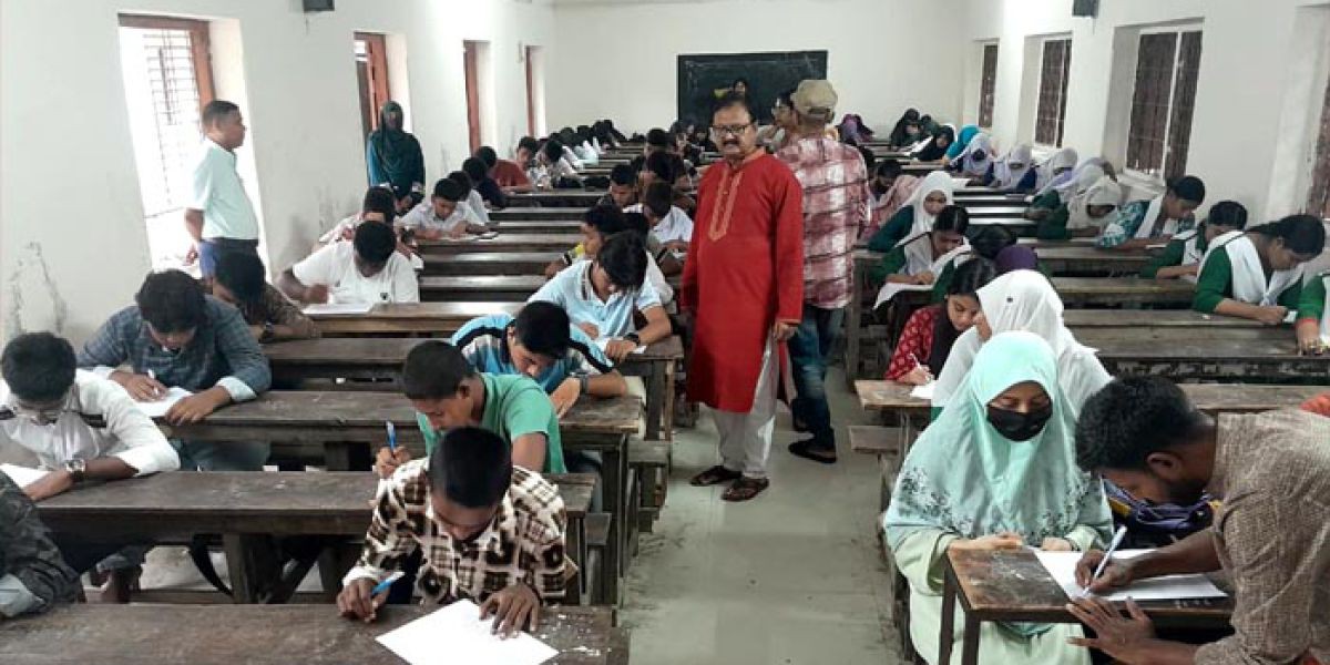 ঈশ্বরগঞ্জে শিক্ষার্থীদের অংশগ্রহণে সম্প্রীতি অলিম্পিয়াড অনুষ্ঠিত..