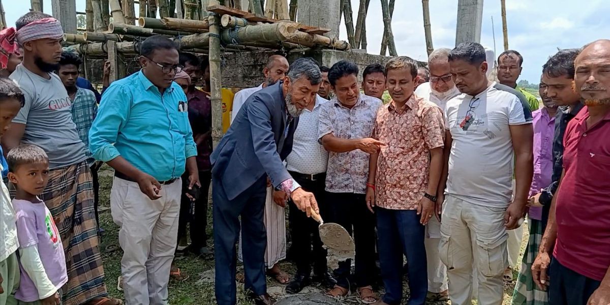 মাশালডাঙ্গী কালীমন্দিরের ছাদ ঢালাই কাজের উদ্বোধন করলেন এমপি জাহিদ..