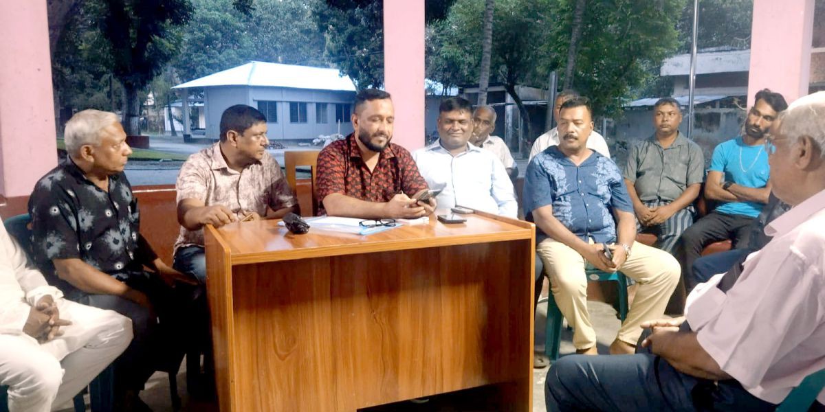 কামারখন্দে ওসির সঙ্গে পূজা উদযাপন কমিটির মতবিনিময় সভা