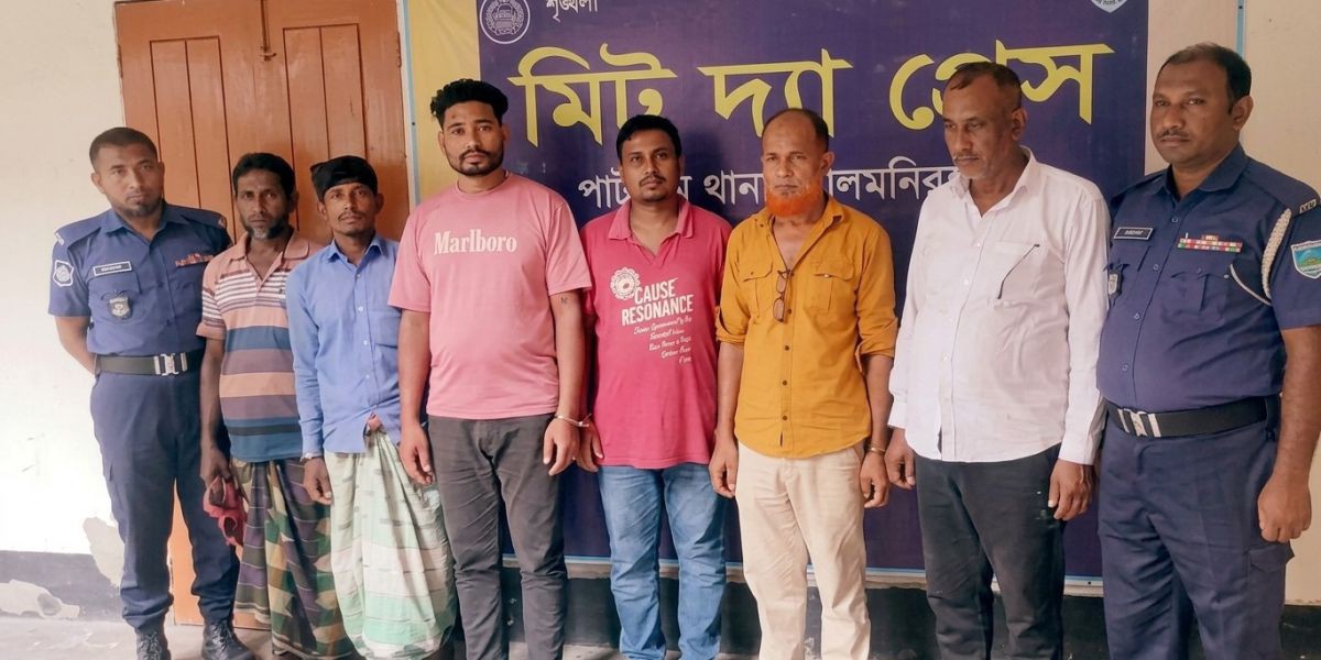 বুড়িমারীতে বিজিবি সদস্যদের হুমকি দেওয়ার অভিযোগে মামলা ও বিএনপি নেতা সহ আটক ৬..