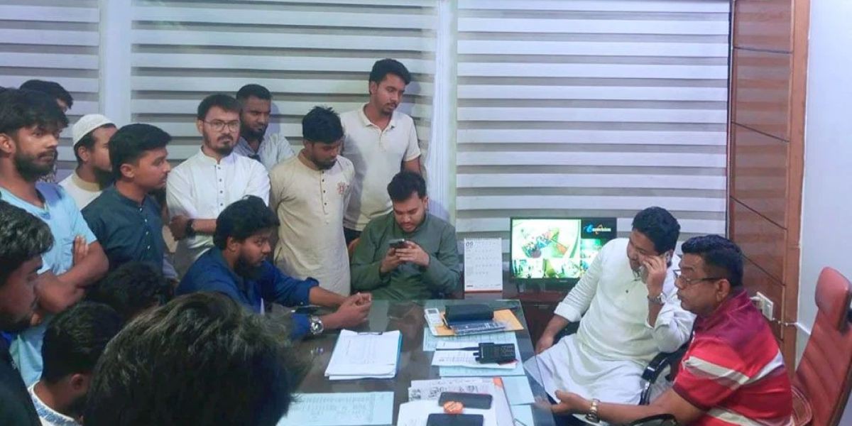 নারায়ণগঞ্জের ফতুল্লায় থানায় দাঁড়িয়ে ‘ইট খুলে নেওয়ার’ হুমকি এনসিপি নেতার, ভিডিও ভাইরাল..