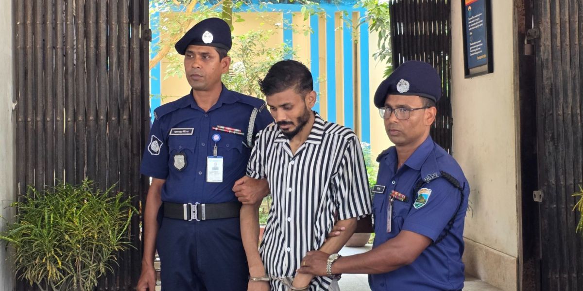 সিরাজগঞ্জে রিভলবার ও গুলিসহ যুবক গ্রেপ্তার