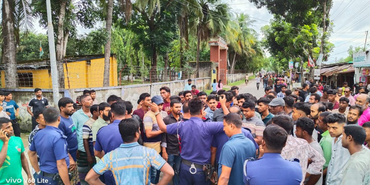 কালিগঞ্জ বিএনপির দুই পক্ষের কর্মসূচি ঘিরে ধাওয়া পাল্টা ধাওয়া..