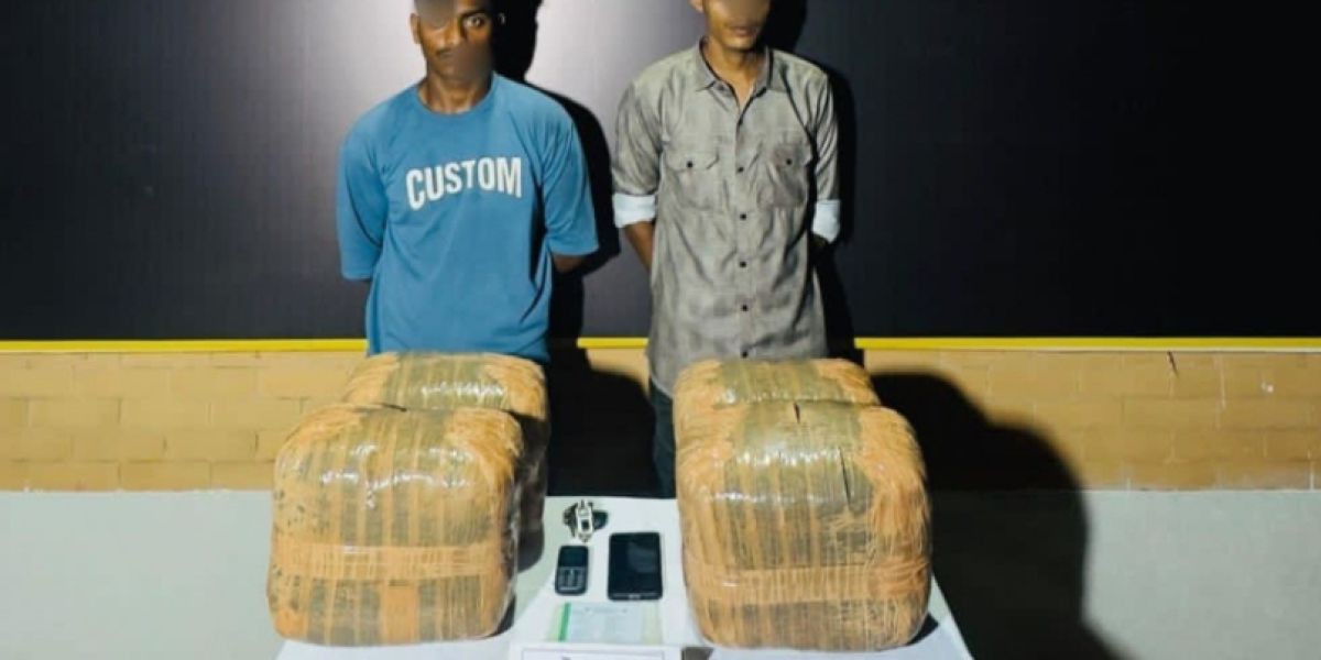 রামপালে ২০ কেজি গাঁজাসহ প্রাইভেটকার জব্দ, দুই মাদক কারবারি গ্রেপ্তার..