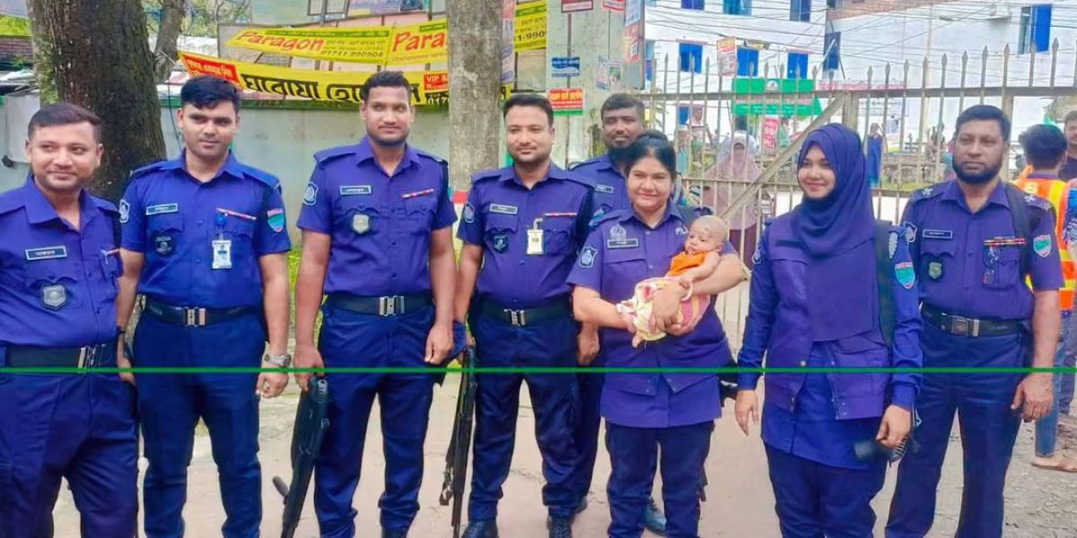 মহানুভবতার জন্য প্রশংসায় ভাসছে সাতক্ষীরার নারী পুলিশ কনস্টেবল শিল্পী ..