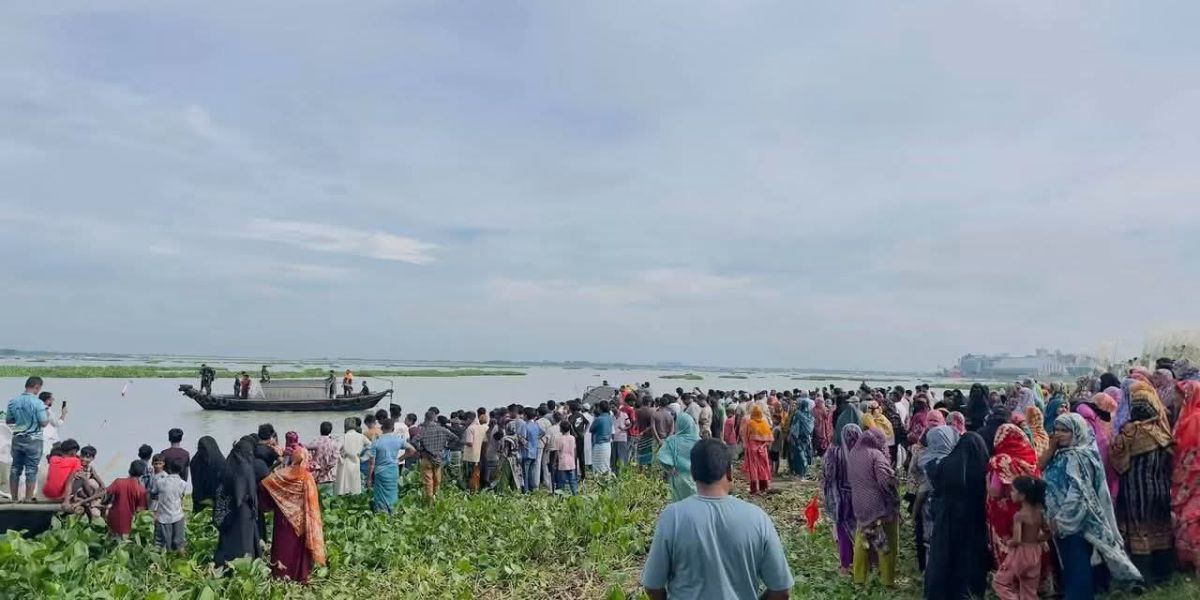 সোনারগাঁয়ে মেঘনায় গোসলে নেমে জমজ দুই ভাইসহ ৩ স্কুলছাত্র নিখোঁজ..