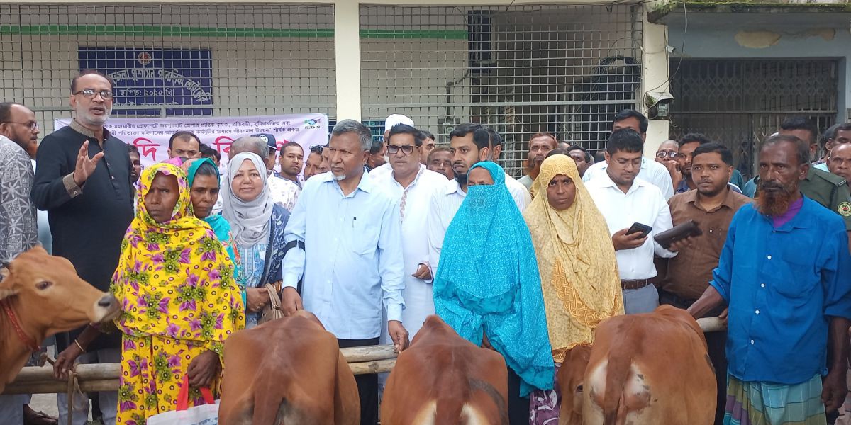 কালাইয়ে প্রান্তিক জনগোষ্ঠীর মাঝে গবাদি পশু বিতরণ