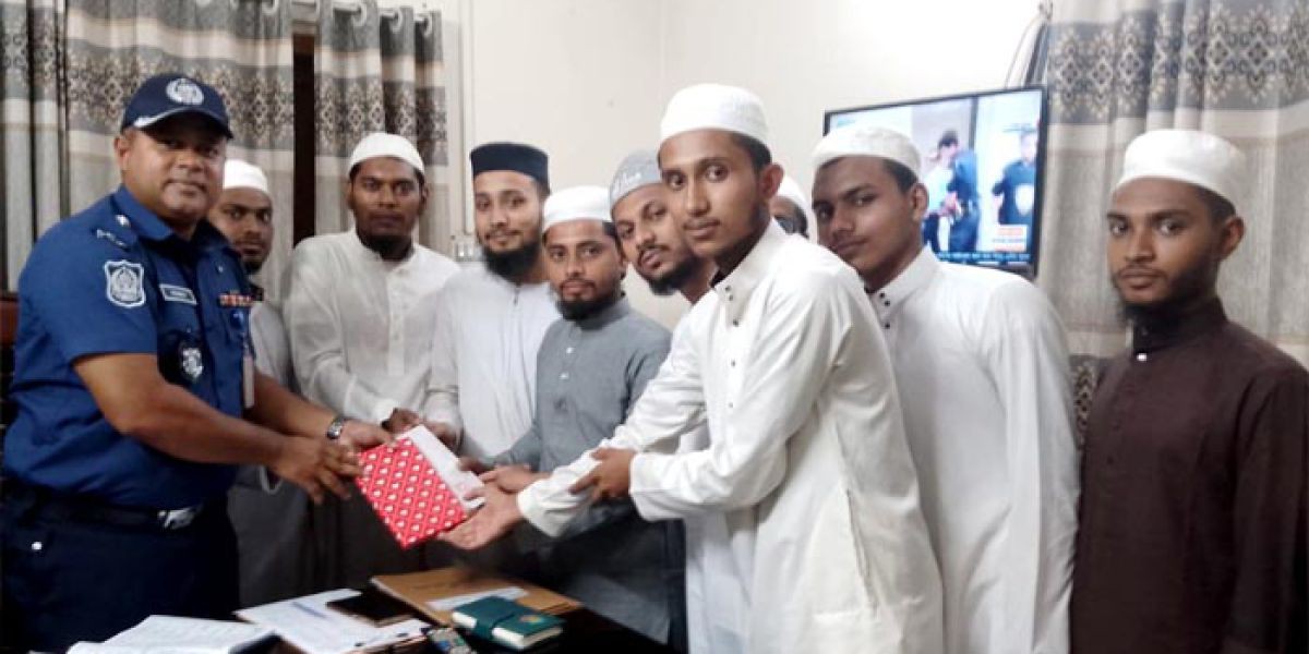 ঈশ্বরগঞ্জে নবাগত ওসিকে ইসলামী ছাত্র আন্দোলনের শুভেচ্ছা