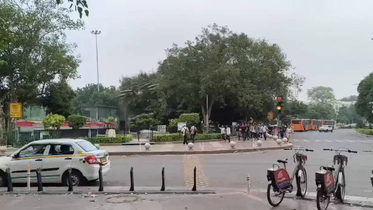 এক্স-এ সৌরভ শর্মা