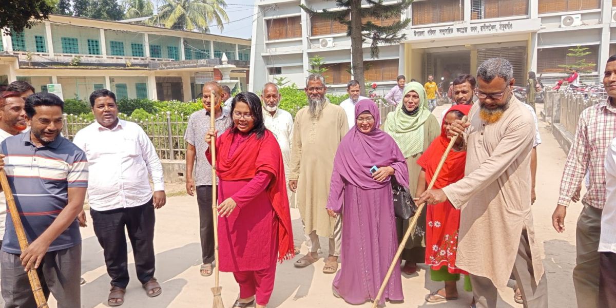 ঠাকুরগাঁওয়ের রাণীশংকৈলে ডেঙ্গু মোকাবিলায় প্রশাসনের জোরালো তৎপরতা ও জনসচেতনতামূলক র‍্যালি..