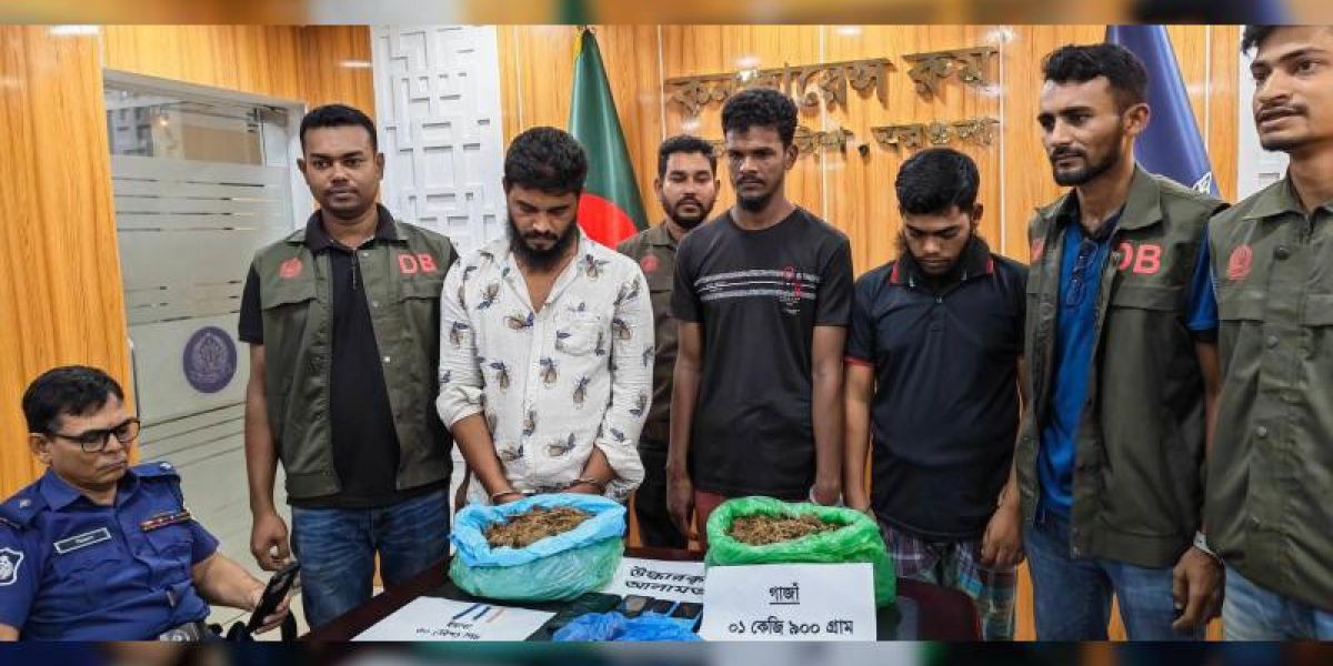 বরগুনায় মাদকসহ গ্রেপ্তার ৫, হানিট্র্যাপ চক্রের সদস্য আটক..