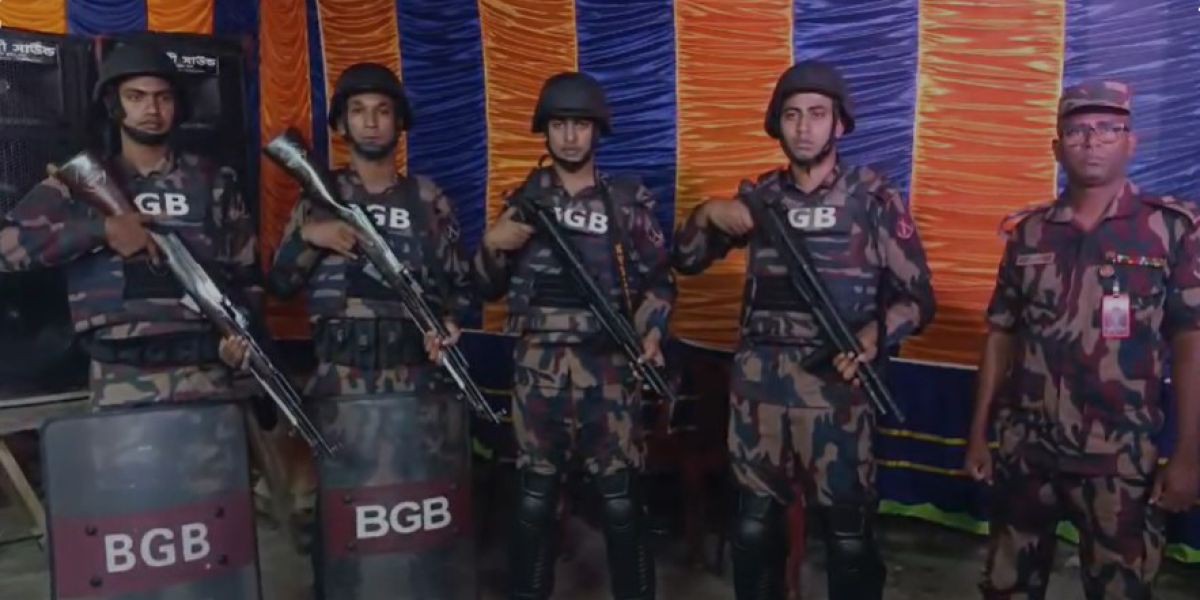 নির্বিঘ্ন দুর্গোৎসব নিশ্চিতে সাতক্ষীরা সীমান্তে বিজিবির বিশেষ নিরাপত্তা..