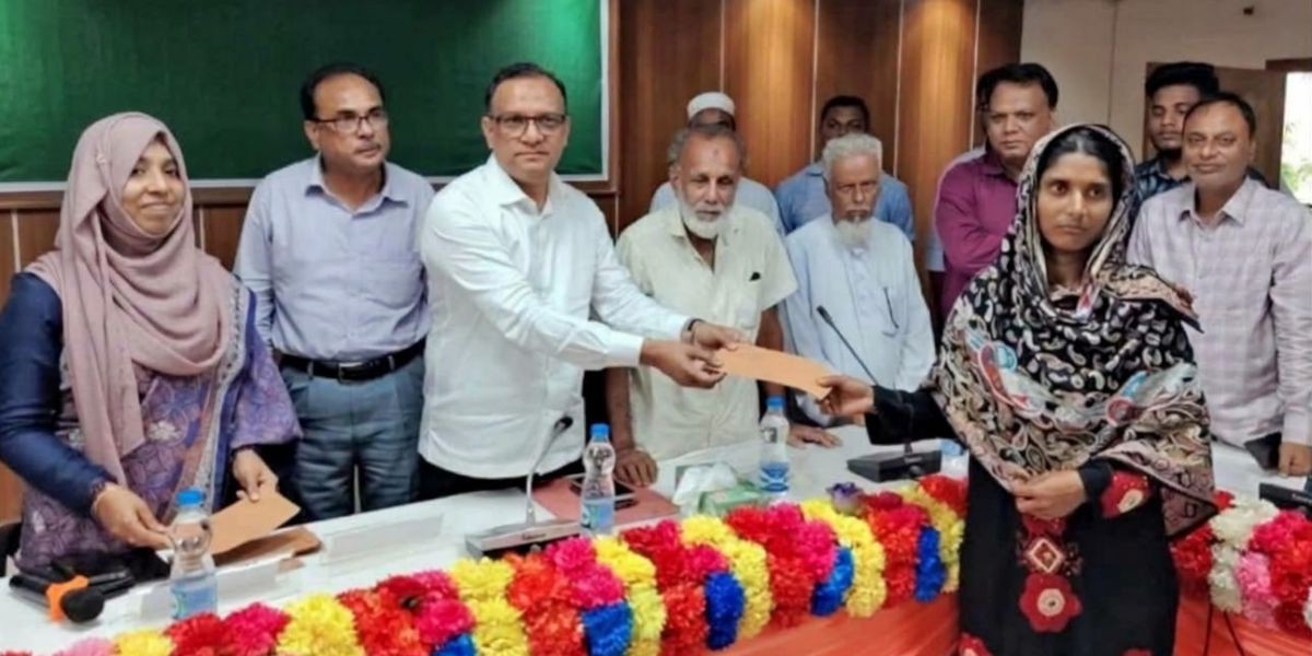 উন্নয়ন পরিকল্পনা বাস্তবায়নে প্রশাসন ও রাজনৈতিক নেতৃত্বকে একসঙ্গে কাজ করতে হবে -- প্রতিমন্ত্রী শরীফুল আলম..