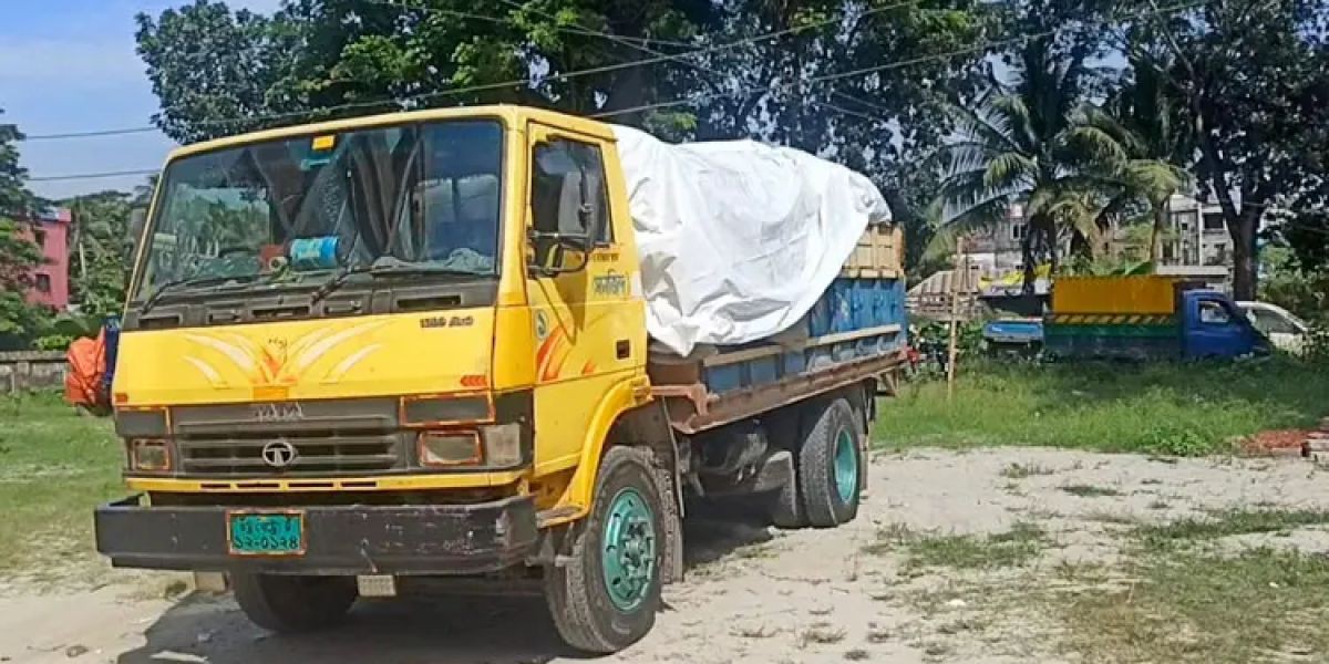 ফরিদপুরে ২৫০ বস্তা সরকারি সার জব্দ, ডিলার আটক