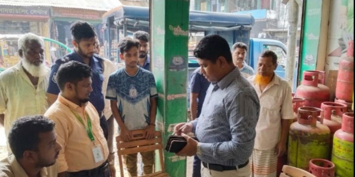 কালীগঞ্জে ভোক্তা অধিকার আইনে তিন মামলায় ১৮ হাজার টাকা জরিমানা..
