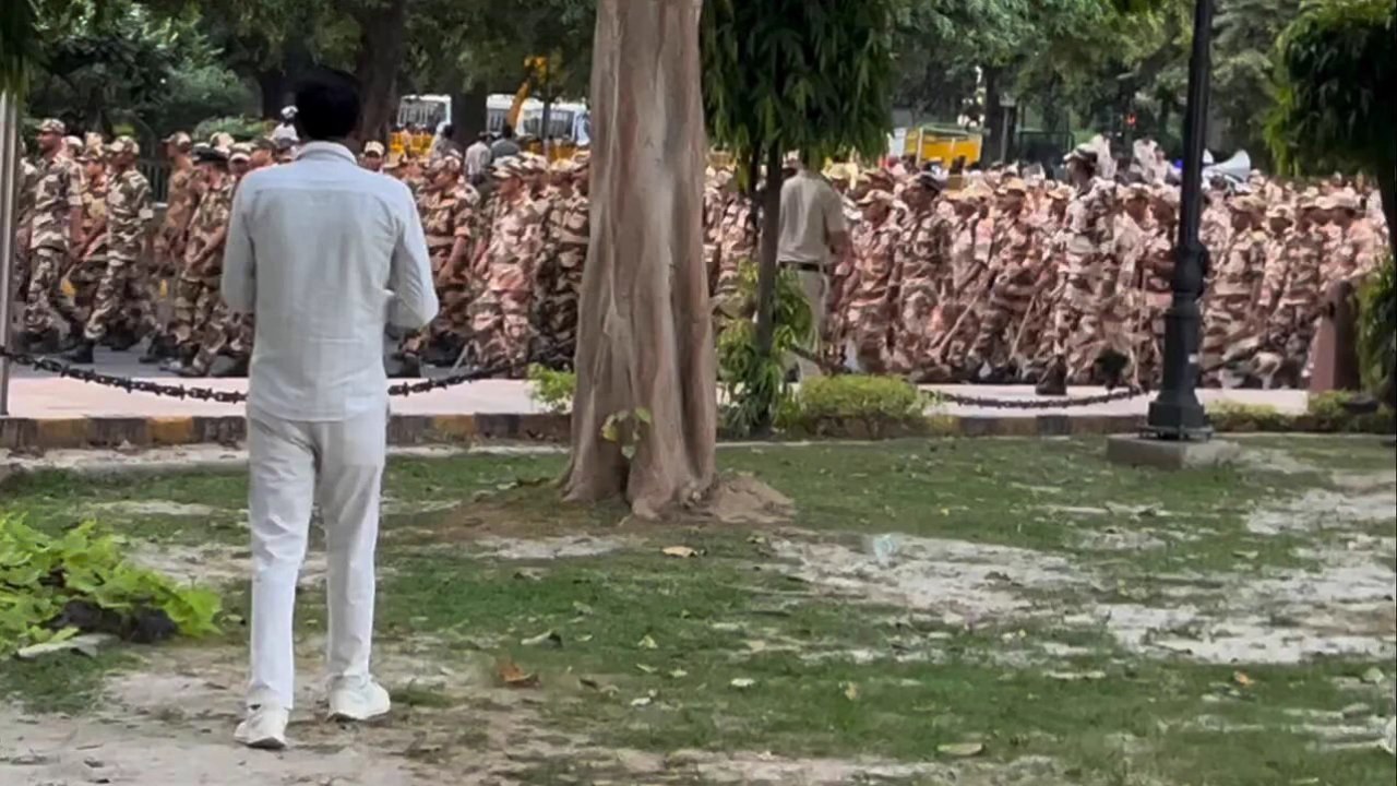 ⁣ইন্দিরা গান্ধীর জরুরি অবস্থার সাথে নরেন্দ্র মোদির তুলনা