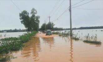 ফের বন্যায় বিপর্যস্ত মৌলভীবাজারের জনজীবন