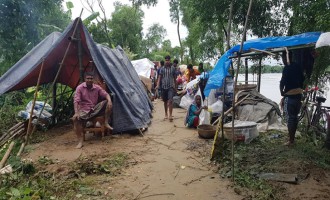 খাগড়াছড়িতে বন্যা কবলিত মানুষের পাশে বাংলাদেশ সেনাবাহিনী