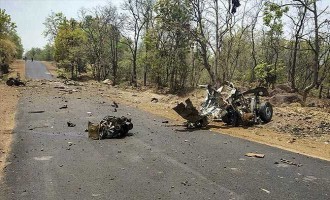 মাওবাদীদের ভয়ংকর আঘাত: পুলিশের গাড়ি উড়িয়ে দিল ল্যান্ডমাইনের বিস্ফোরণে, নিহত ৯