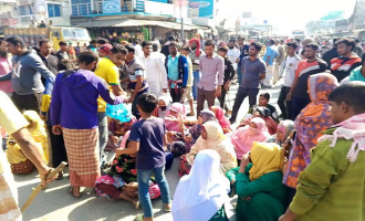 বিএনপি নেতা ও তার দুই ছেলেকে চাঁদাবাজির অভিযোগে আটকের পর বিক্ষোভ ও সড়ক অবরোধ