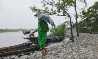 আবহাওয়ার পরিবর্তনে নারীদের স্বাস্থ্য ঝুঁকি: এই ৭টি রোগে সতর্ক থাকুন!