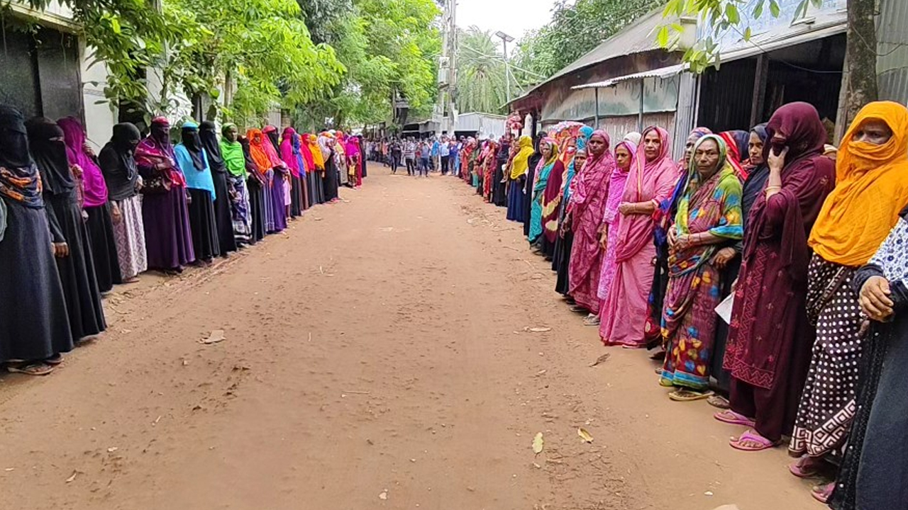 সাড়ে ৩ বছর পর হত্যা মামলায় চেয়ারম্যানকে আসামি, প্রতিবাদে মানববন্ধন